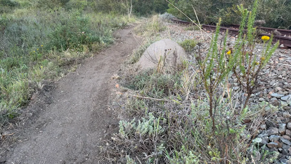 New trail along the railway line to Hill 60